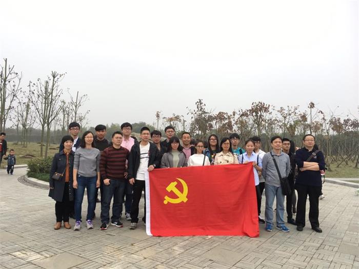 党员.jpg 党员.jpg