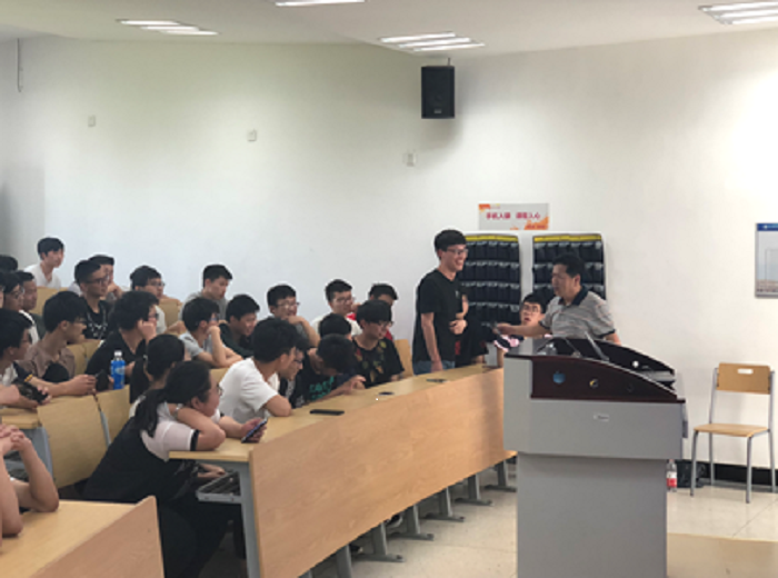 专业介绍2.png 专业介绍2.png