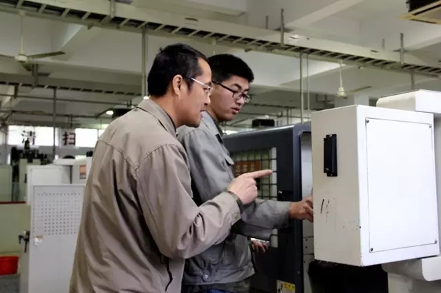 2.webp (1).jpg 2.webp (1).jpg