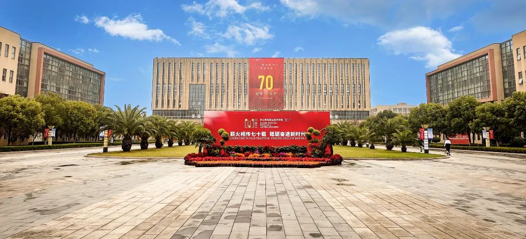 489697000d6400abad244c56e99369d.jpg 图片