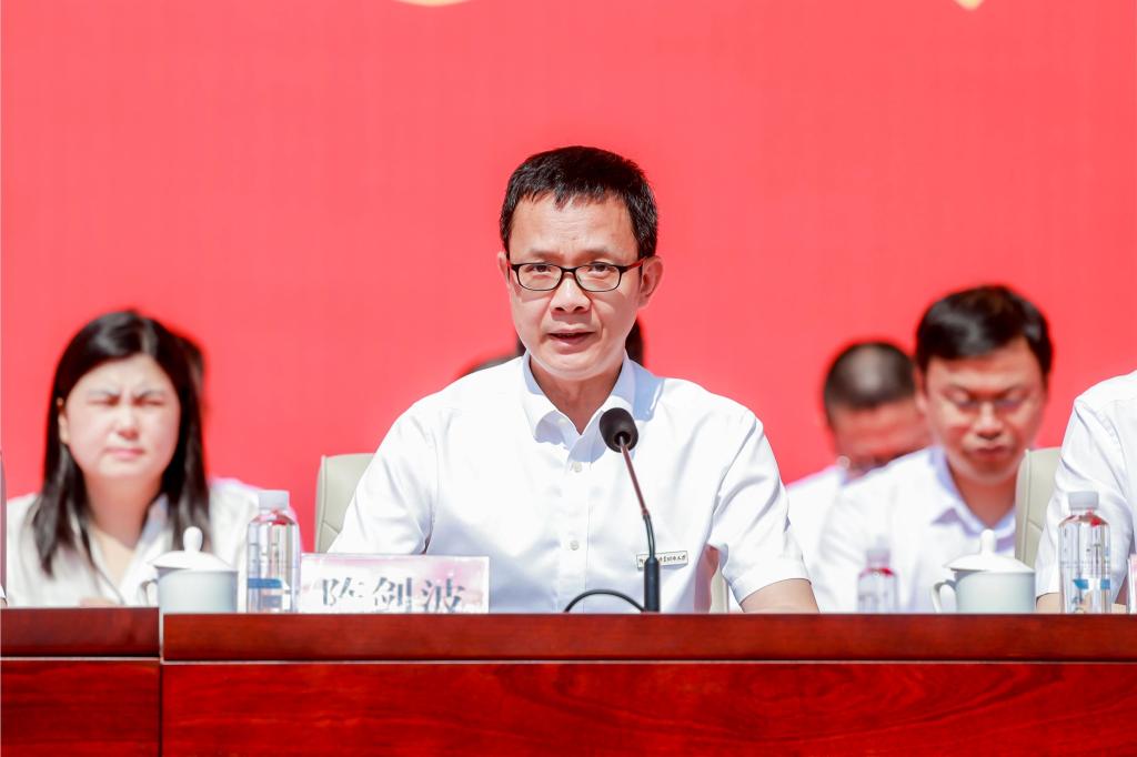 D6F3