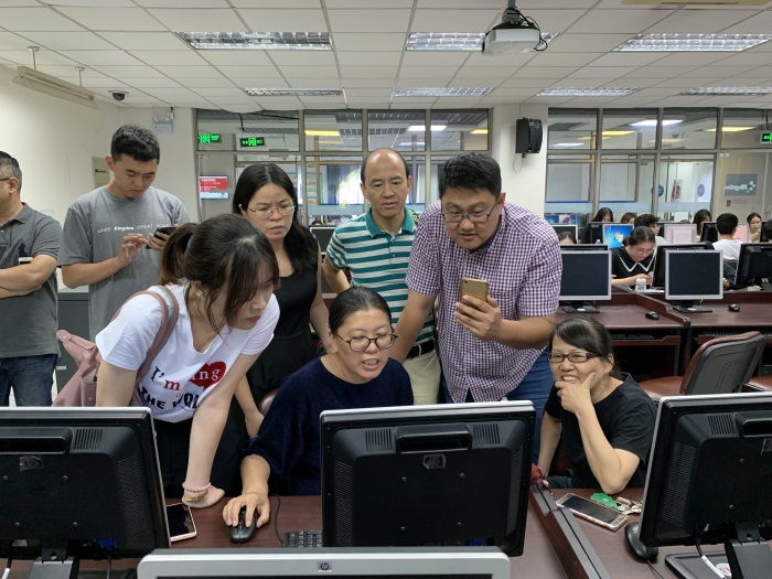 上海立信参观.jpg 上海立信参观.jpg