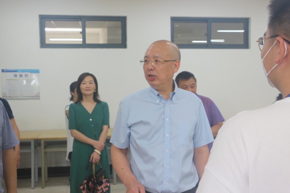 说明: C:\Users\Administrator\Desktop\9.6\领导篇\IMG_7726.JPG